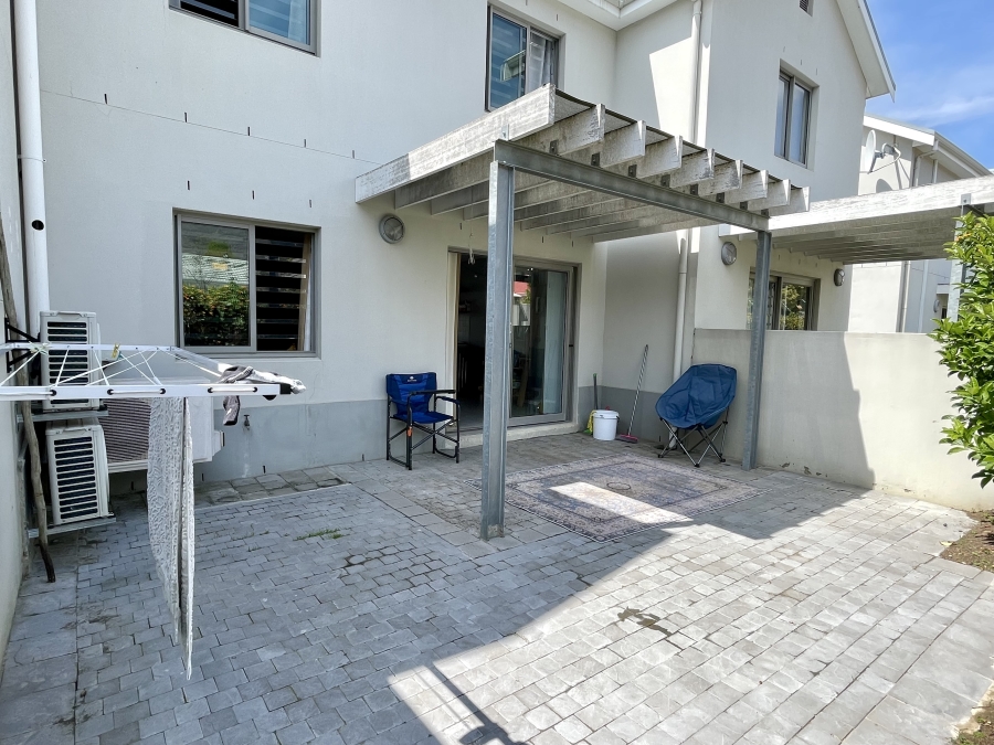 2 Bedroom Property for Sale in Hoog En Droog Western Cape